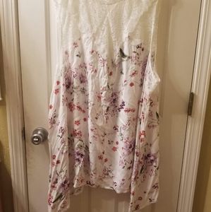 Torrid 4x Shark bite sleeveless shirt.